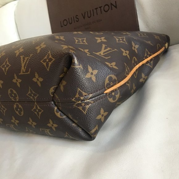 Louis Vuitton Sully Monogram - Picture 9 of 15